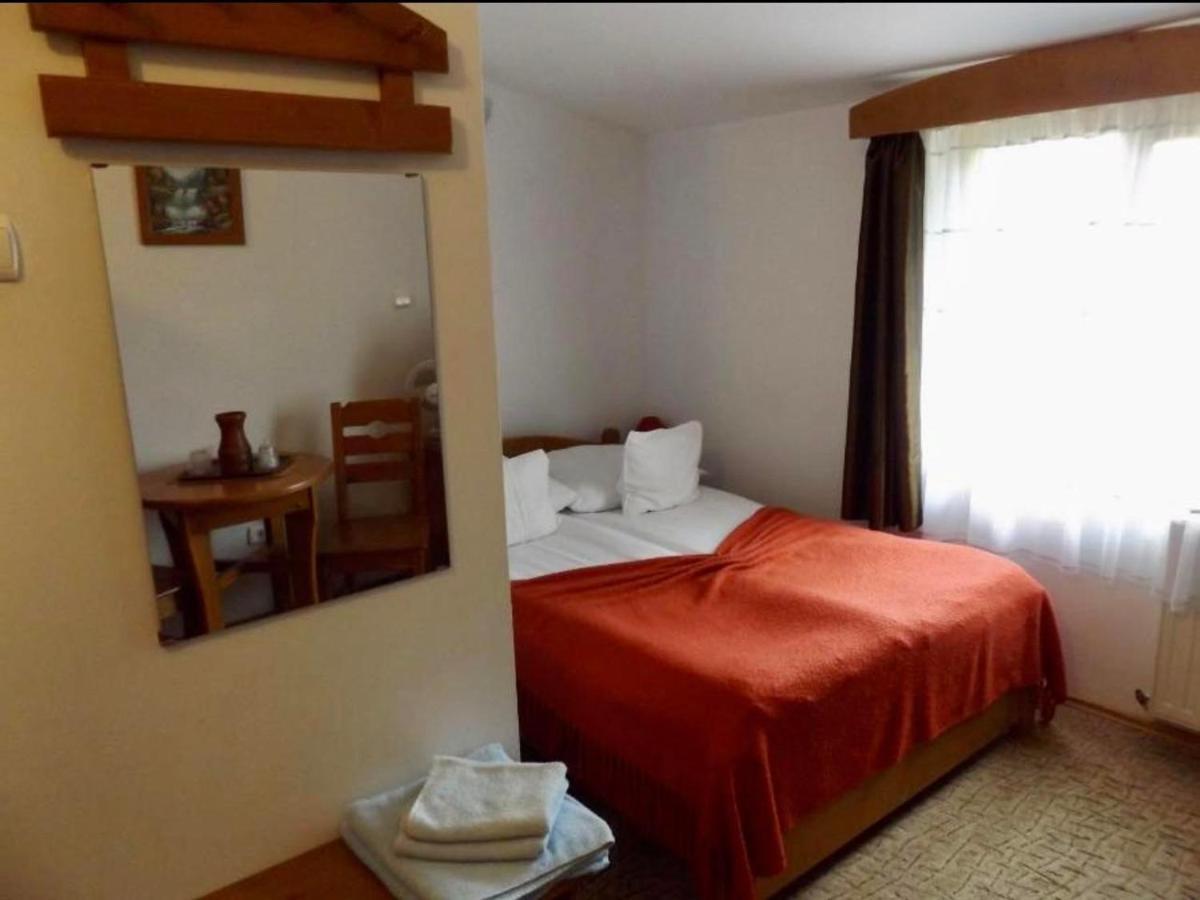 Bed and Breakfast Tulipan Panzio Sfântu-Gheorghe Exterior foto